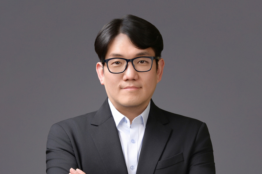 speaker Bio image